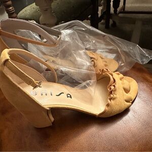 Unisa Women's Yellow Ruffle Heels